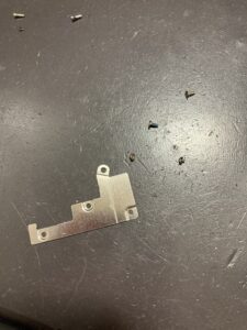 iPhone SE2の修理中