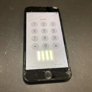 iPhone　画面割れ