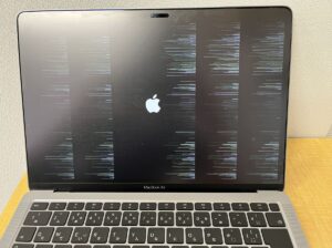 MacBookの画面+液晶交換修理