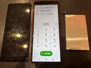 交野市よりXperia8の修理にてご来店