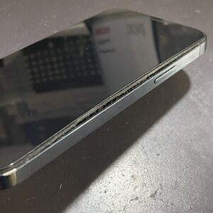 iPhone　バッテリー膨張