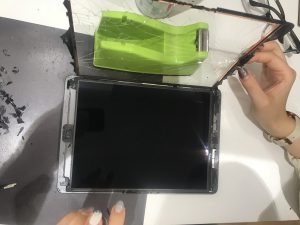 iPad8修理中