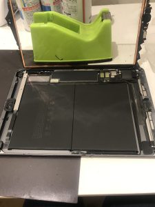 iPad8修理中