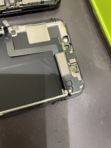 iPhone11Pro画面交換中