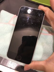 iPhoneSE修理前