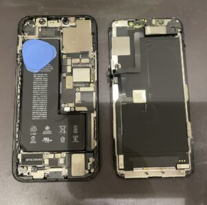 iPhone11Pro画面交換中