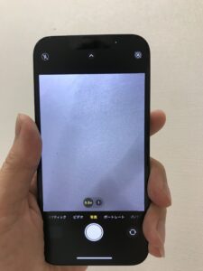 カメラレンズ交換前のiPhone13