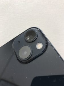 iPhone13のカメラレンズ割れ