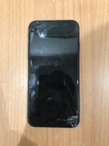 画面交換前のiPhoneSE2の状態