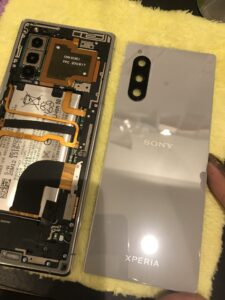 Xperia5の修理中