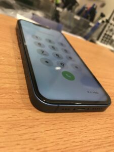 画面交換後のiPhone13