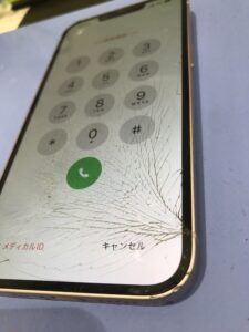 画面交換修理前のiPhone13