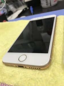 画面交換修理後のiPhone8の状態