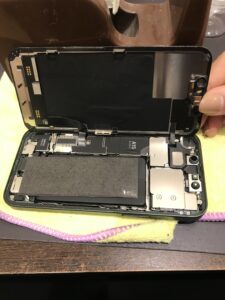 iPhone13miniの修理中