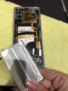 Xperia5Ⅲの修理中