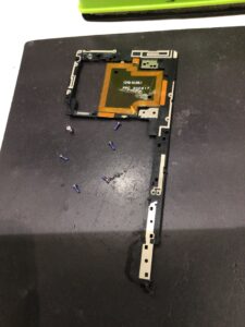 Xperia5の修理中