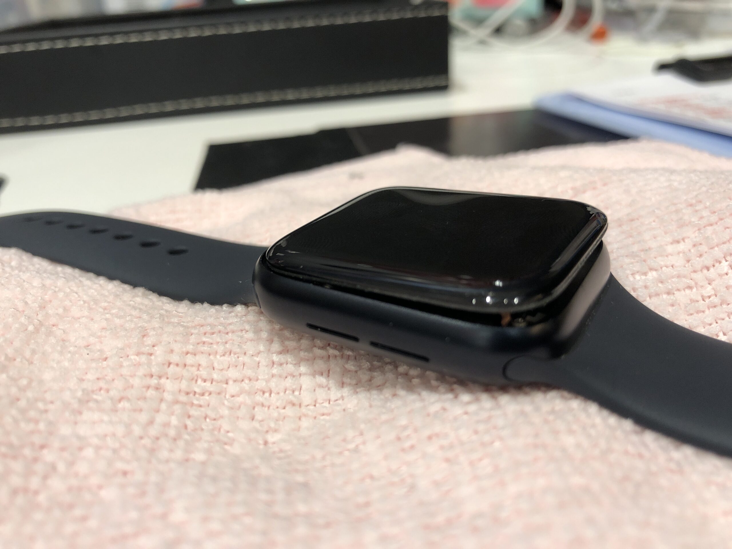 AppleWatch修理】画面が浮いて剥がれてきてしまった！ | スマ 