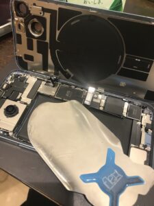 バッテリー交換中