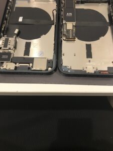 iPhone13の修理中