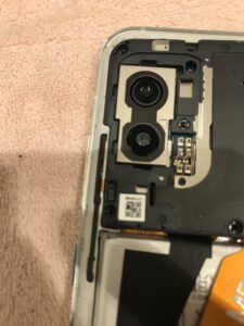 ZenFone8の修理中