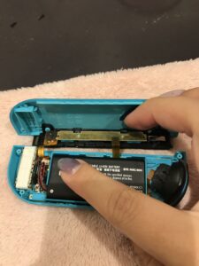 ジョイコンの修理中