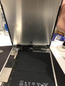 iPadAir2修理中