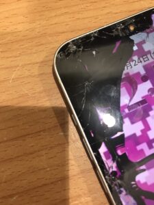 iPhone13　画面割れ