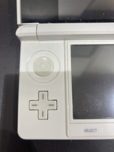 スライドパッド交換修理前の3DSの状態