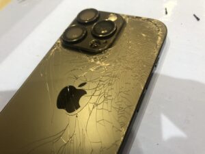 枚方でiPhoneの背面修理をお探しの方へ