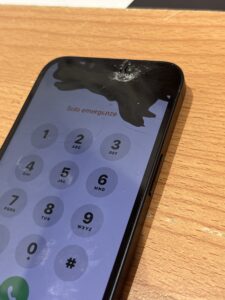 iPhone14画面修理前