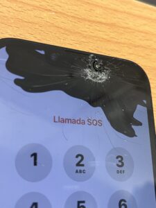 iPhone14画面修理前