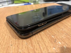 枚方市でiPhoneの画面交換修理