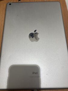 八幡市よりiPadの修理にてご来店
