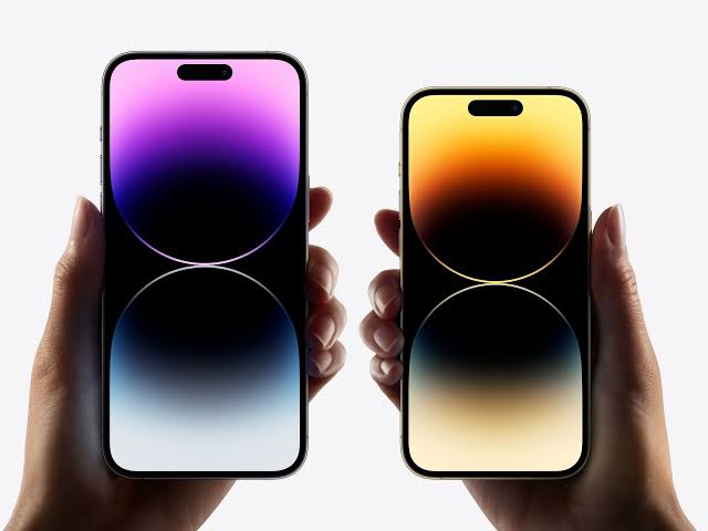 iPhone - はぺら iPhone 17 Pro Maxと16 Pro Max：バッテリー寿命の比較と期待値