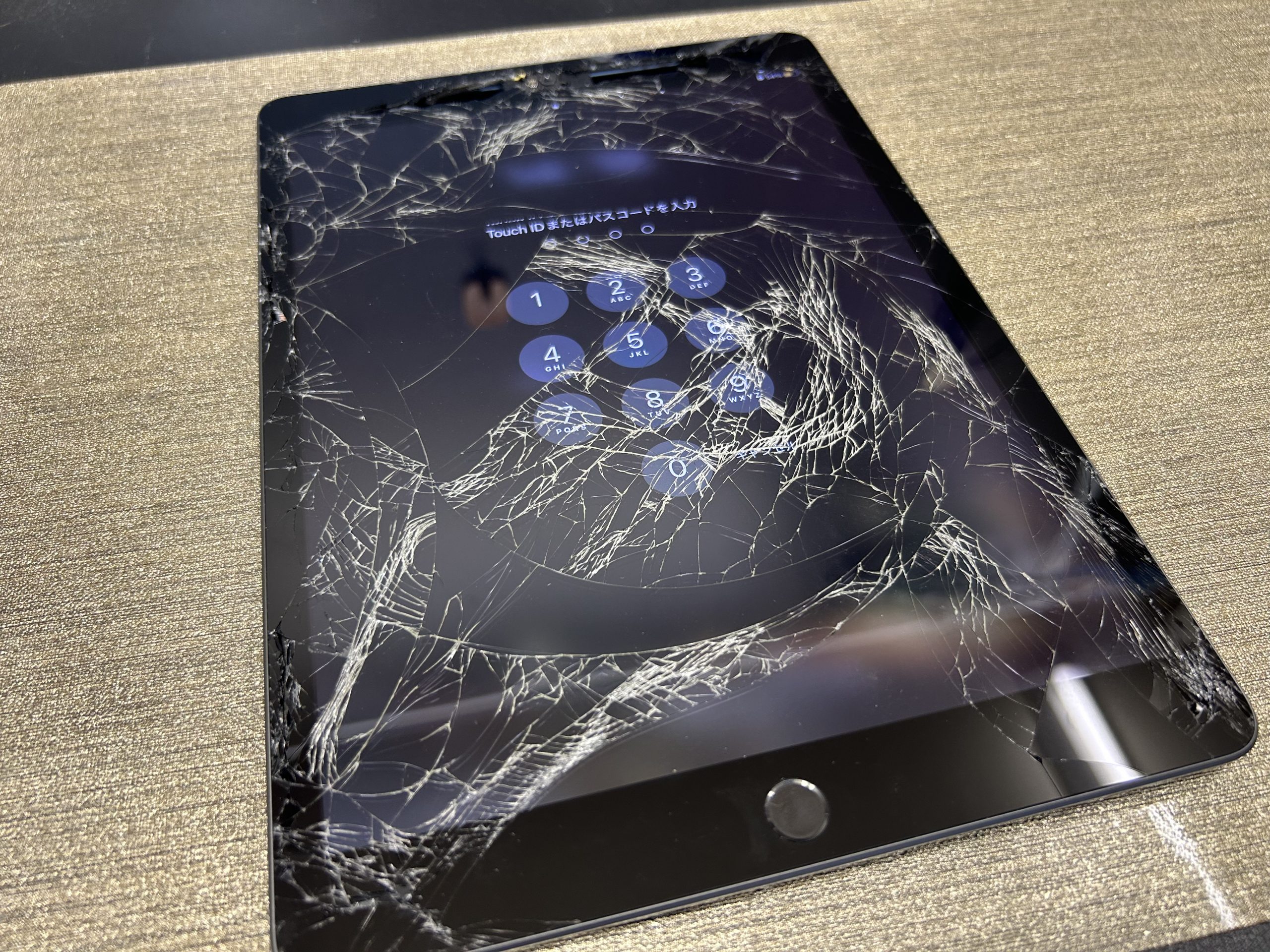 ipad 8世代 ガラス割れ ジャンク iPad (第8世代)修理速報 ipad 8世代 ガラス割れ ジャンク iPad (第8世代)修理速報