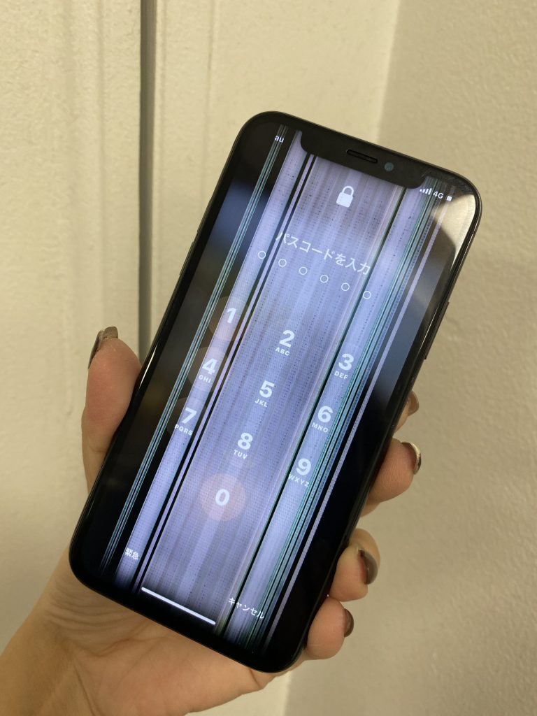 iPhone11の画面に線が！これって直る？