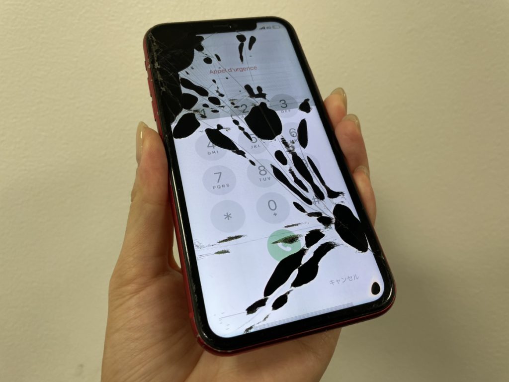 液晶漏れが起きてしまったiPhone11