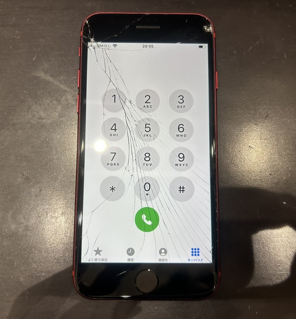 iPhoneSE2画面割れ交換修理前