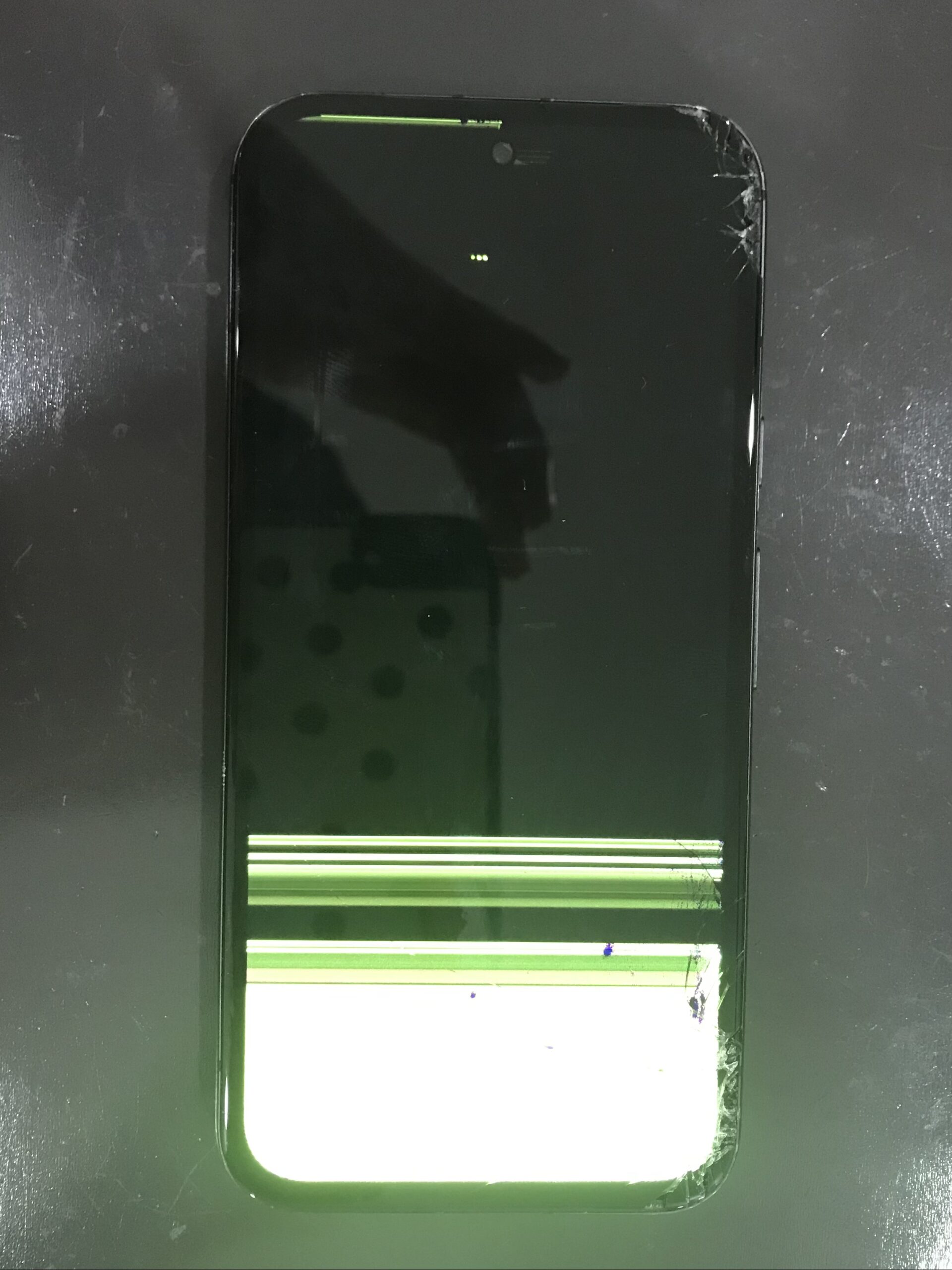 Google Pixel 8a】画面交換修理の事例をご紹介！ （スマホスピタル江坂