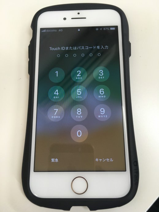 iPhone6s大阪難波画面交換修理真っ暗でたっちできない02