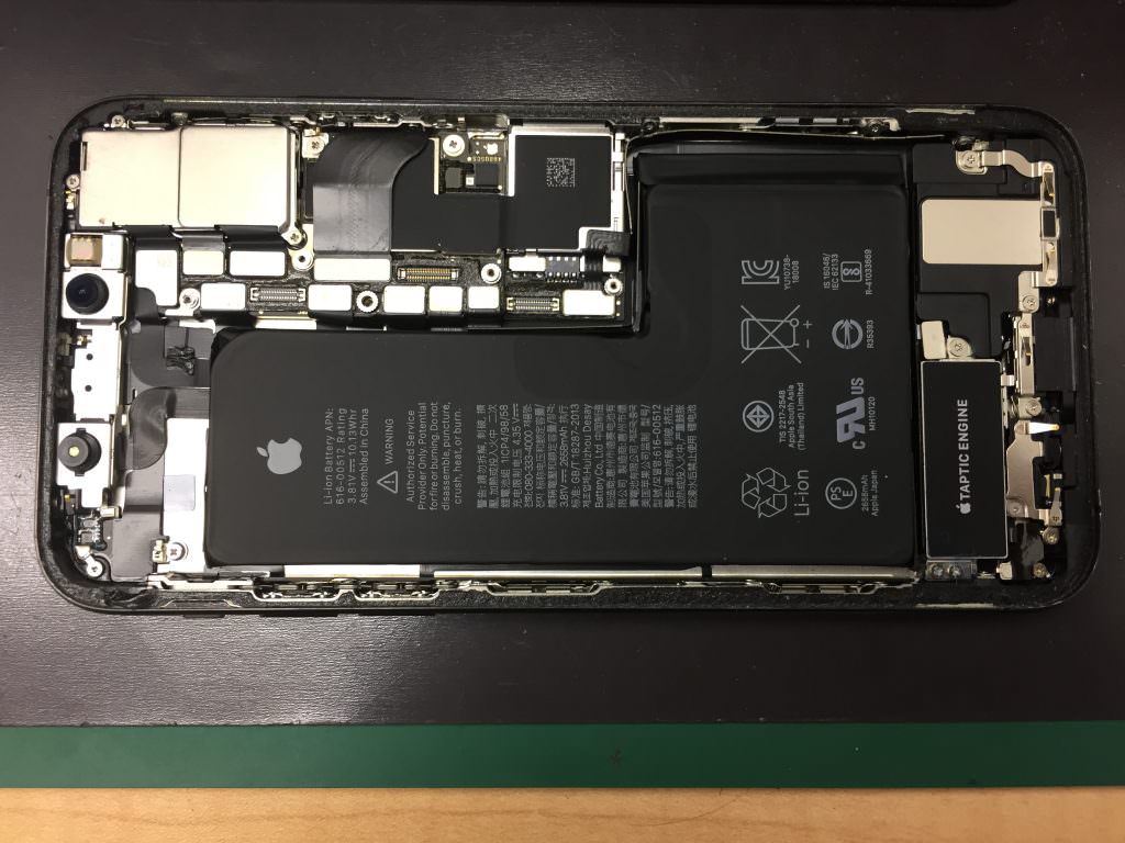 iPhone XP アウトカメラ交換修理