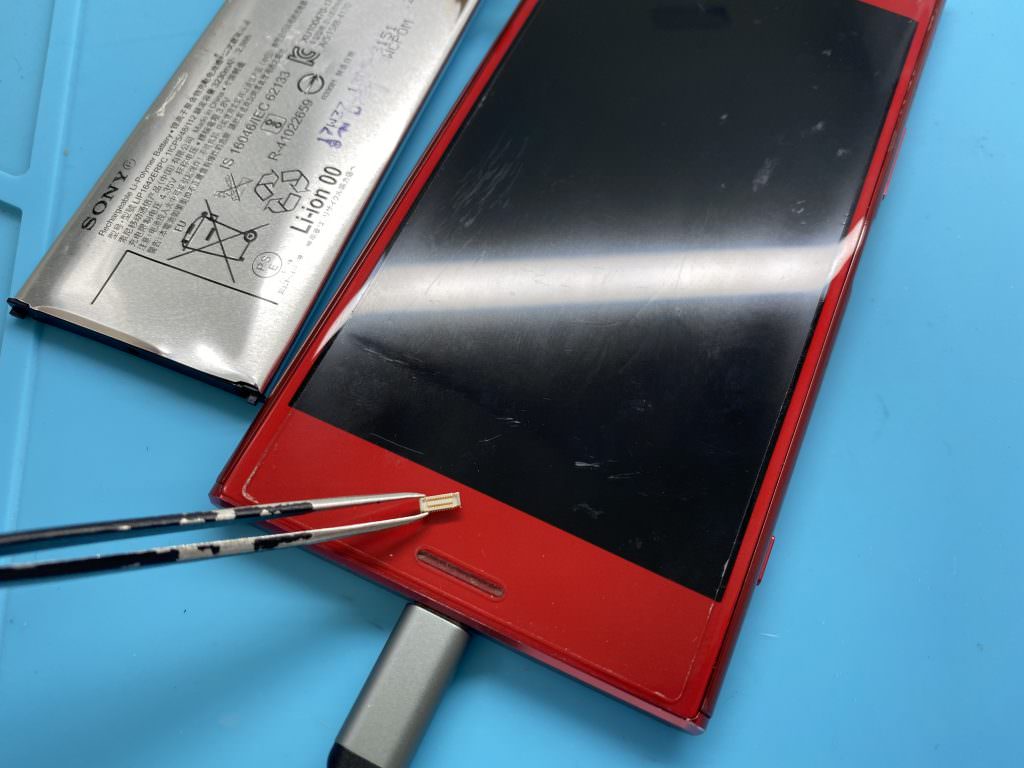 Xperia XZ Premium充電基板コネクタ 交換修理