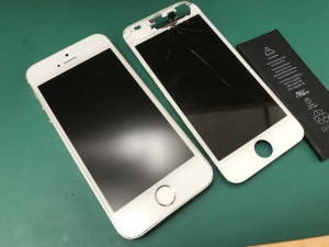 iPhone5sの液晶画面とバッテリー交換