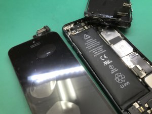 iPhone5　画面とバッテリー交換