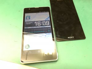 Xperia A　初音ミク　画面修理