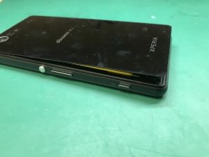 Xperia Z3 compact　バッテリー膨張