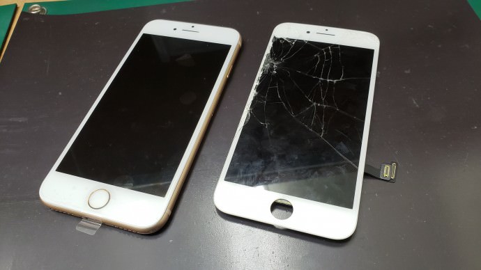 【和歌山市手平より】画面端からクモの巣状に割れたiPhone 7、バックアップなくてもそのまま修理OK