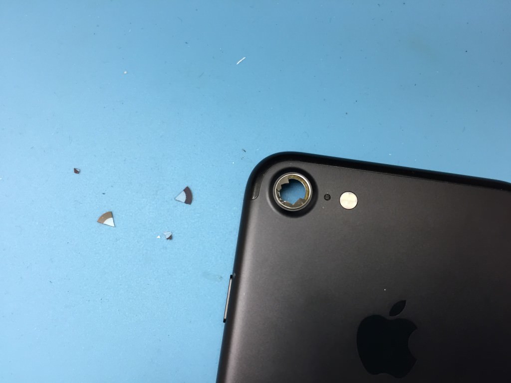 iPhone 7 カメラレンズ破損