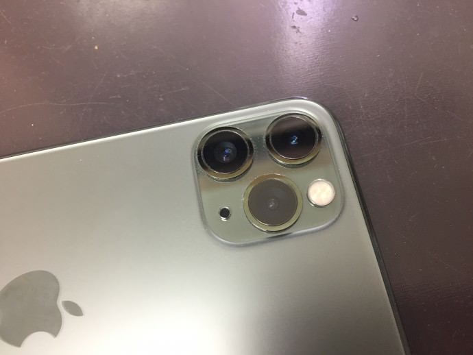 iPhone 11 Pro カメラレンズガラス交換修理