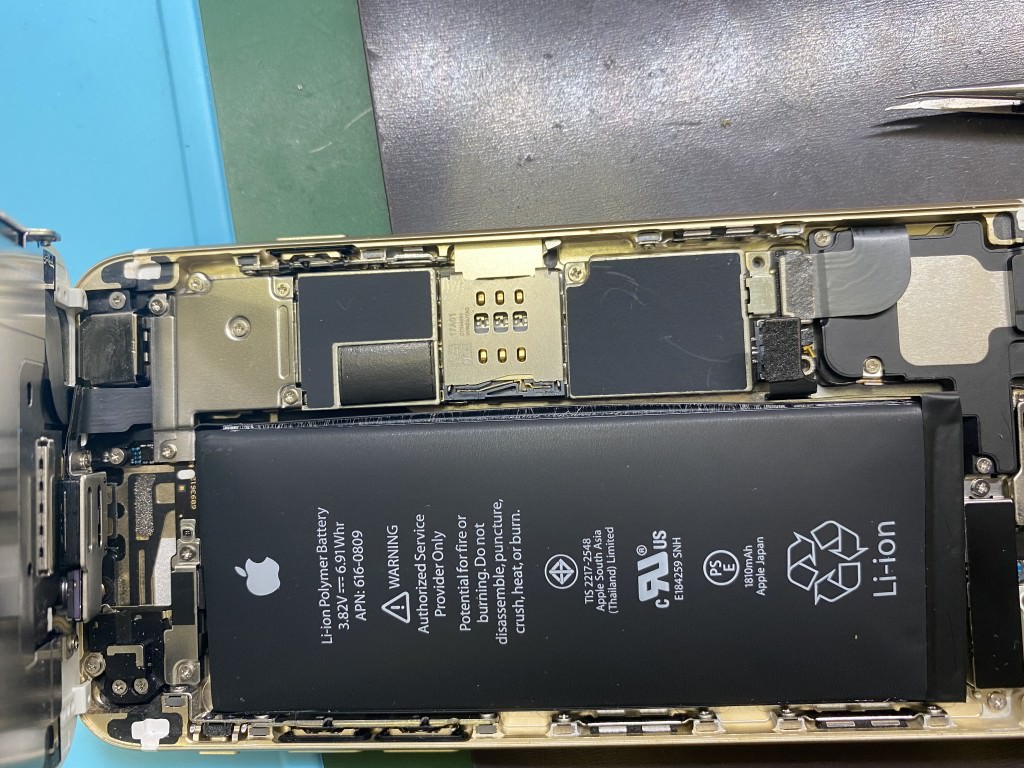 iPhone 6 バッテリー膨張　バッテリー交換修理